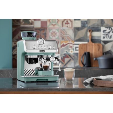 De'longhi Barista Pro Menta | 15 Bar Basınçlı Entegre Öğütücülü Yarı Otomatik Espresso Makinesi | Profesyonel Manometre & Tıraşlama Aracı - Görsel 3